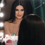 Laura Pausini se desahoga con 51 años: "Envejecer es una mier..."