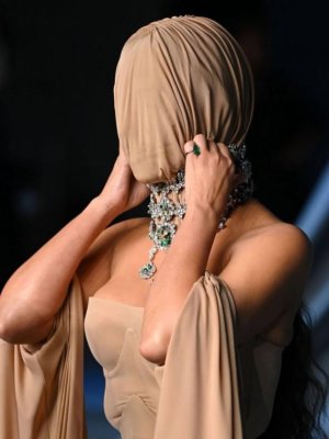 ¡Impactante! Kim Kardashian sorprende con su look en el Academy Museum Gala 2025 ¡Impactante! Kim Kardashian sorprende con su look en el Academy Museum Gala 2025