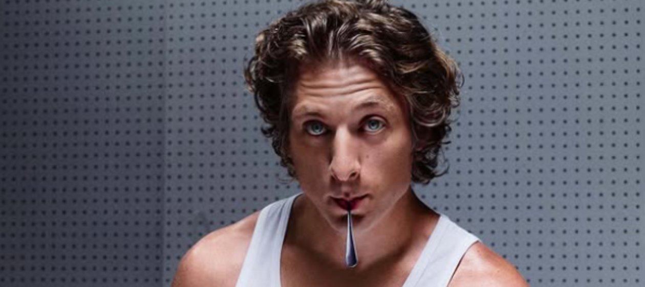 Actor de Hollywood Jeremy Allen White se graduó del colegio a los 34 años