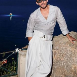 Reconocen al actor Jonathan Bailey como el hombre más sexy del mundo