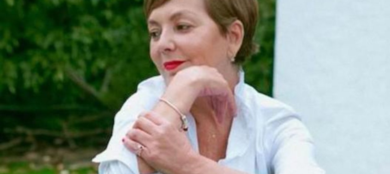 ¡Se cayó! Fran García Huidobro sufrió accidente en el aeropuerto al volver de Lima