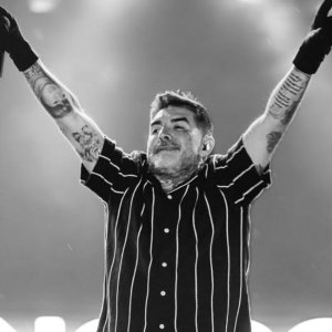 Hija de DJ Méndez explota contra municipalidad tras accidente de su padre: 