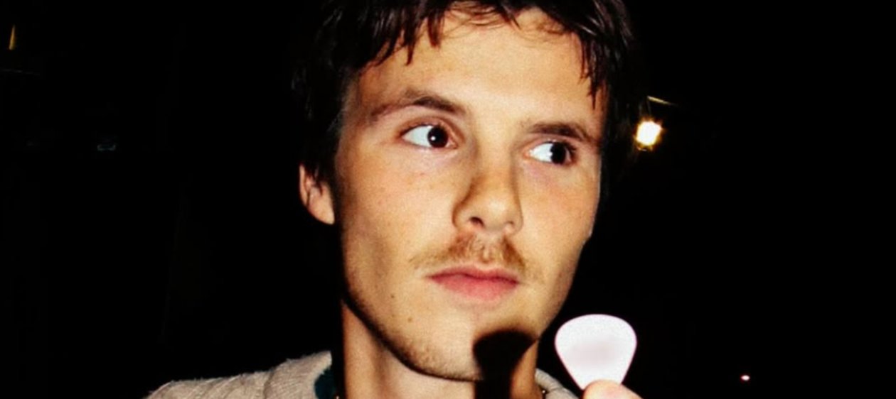 Cruz Beckham se lanza con su banda y sus padres le entregan su apoyo