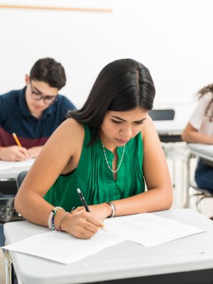 A días de la PAES: conoce cómo reducir la ansiedad con autocuidado y buena alimentación