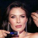 Eugenia Lemos responde a críticas por su cuerpo postparto: "Una mujer cuando es feliz, no anda criticando"