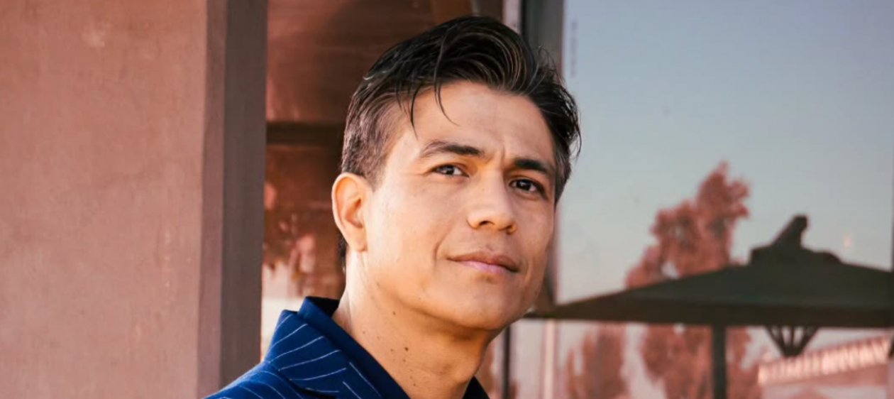 Américo celebra sus 48 años mostrando su tonificada figura en redes sociales