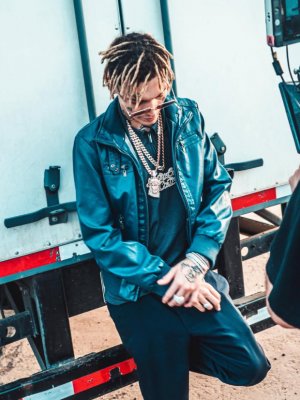 Marcianeke impacta con radical cambio físico