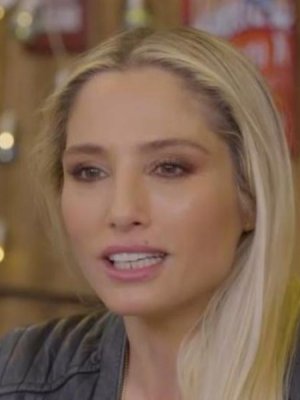 Mane Swett revive recuerdos con su hijo en Año Nuevo mientras continúa su disputa judicial