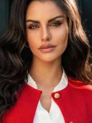 Con 8 meses de embarazo, Emilia Dides enfrenta un severo y divertido 