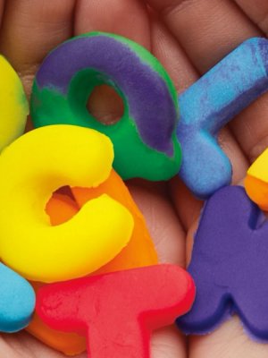 Especialistas recomiendan el juego creativo como herramienta clave para el regreso a clases de niños y niñas