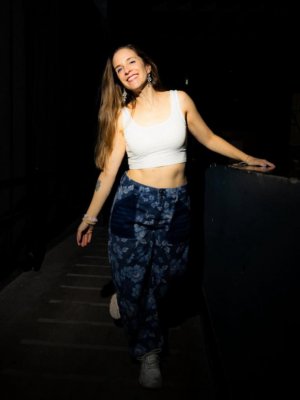 “Ojalá sigamos avanzando”: Alison Mandel comparte reflexión en el 8M