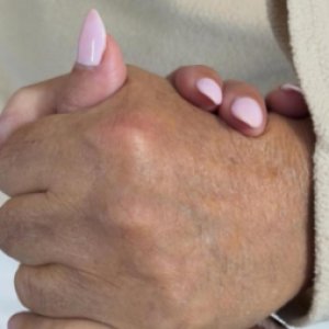 Difícil momento para Camila Andrade: fallece su padre tras delicado estado de salud