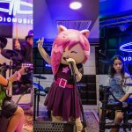 Nueva academia de música para niños abre sus puertas con escenario profesional y bandas en vivo