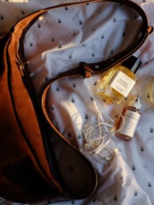 Accesorios y bolsos de tendencia para el Día de la Madre 2026: estilos de Lounge y Bubba que destacan en Chile