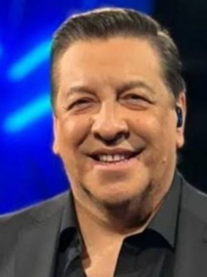 Julio César Rodríguez adelanta su salida de CHV