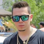 Revelan querella contra Nano Calderón por agresión tras altercado con influencer