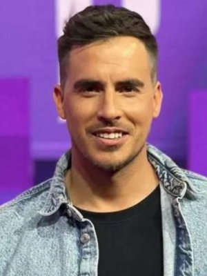 Camilo Huerta se borra tatuaje relacionado a Marité Matus