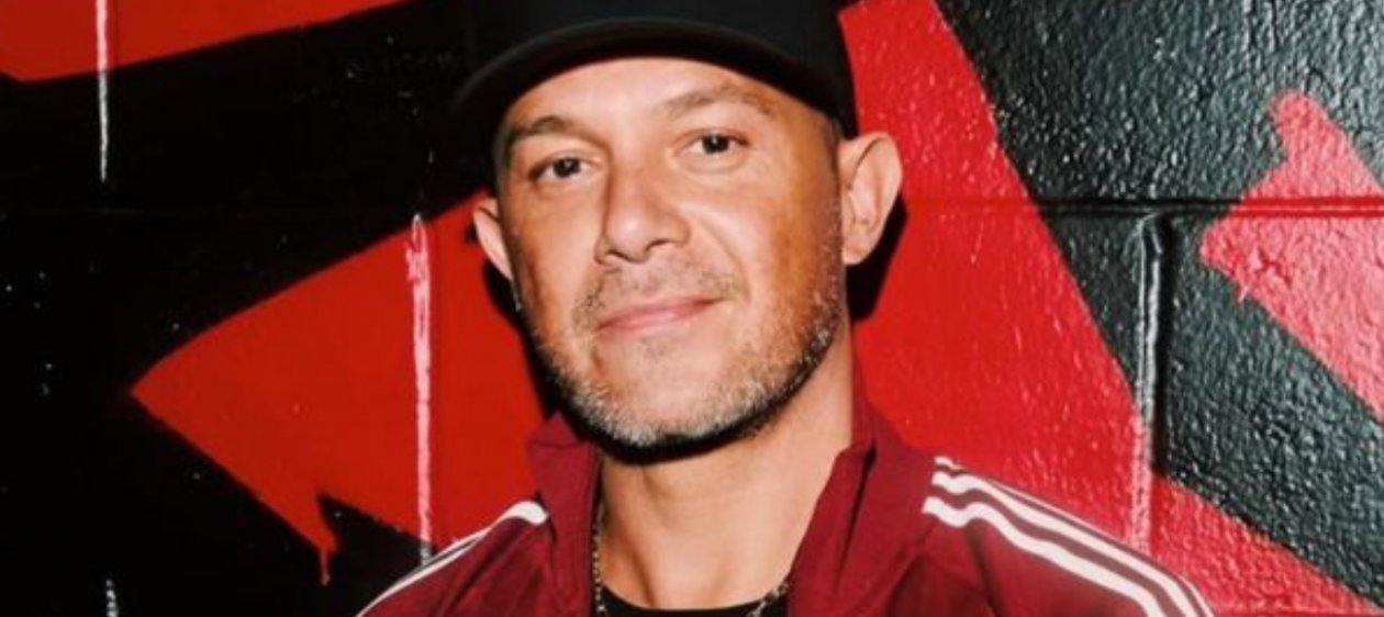 ¡La subió al escenario! Alejandro Sanz confirmó romance con actriz peruana