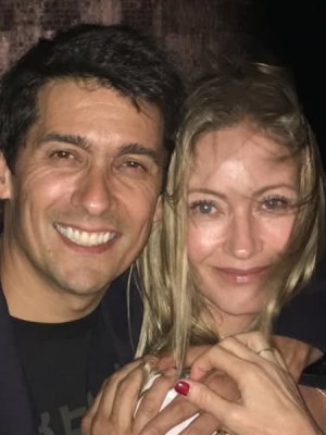 Marcela Vacarezza y Rafael Araneda celebran 26 años de matrimonio con especiales postales