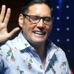 ¡Como nunca lo vimos! Francisco Saavedra sorprende con drástico cambio de look