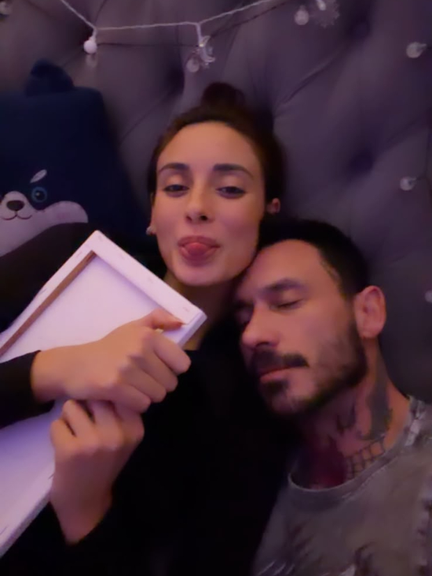 Pareja de Mauricio Pinilla confirma que está viviendo con el comentarista deportivo