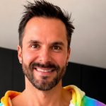 Álvaro Ballero revela apoyo emocional tras salir de reality de Mega: "Estoy con dos terapeutas"