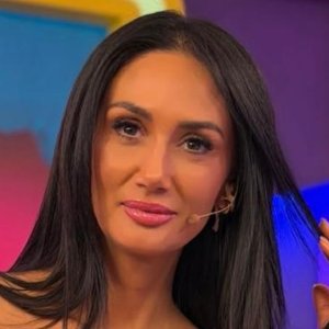 Aseguran que Pamela Díaz habría abandonado a una perrita