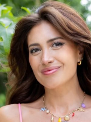 Karen Paola celebra sobreseimiento definitivo en querella presentada por el doctor Pedro Vidal