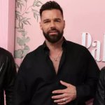 Hijo de Ricky Martin pide frenar comparaciones con su padre
