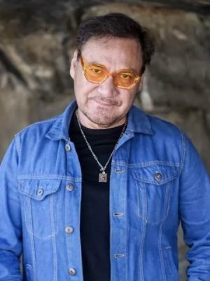 Rodrigo Muñoz comunica la muerte de su padre con un emotivo mensaje en redes sociales