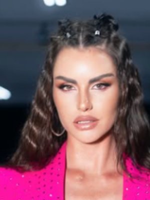 “Un mundo tan empaquetado”: Emilia Dides busca alejarse de su imagen de miss