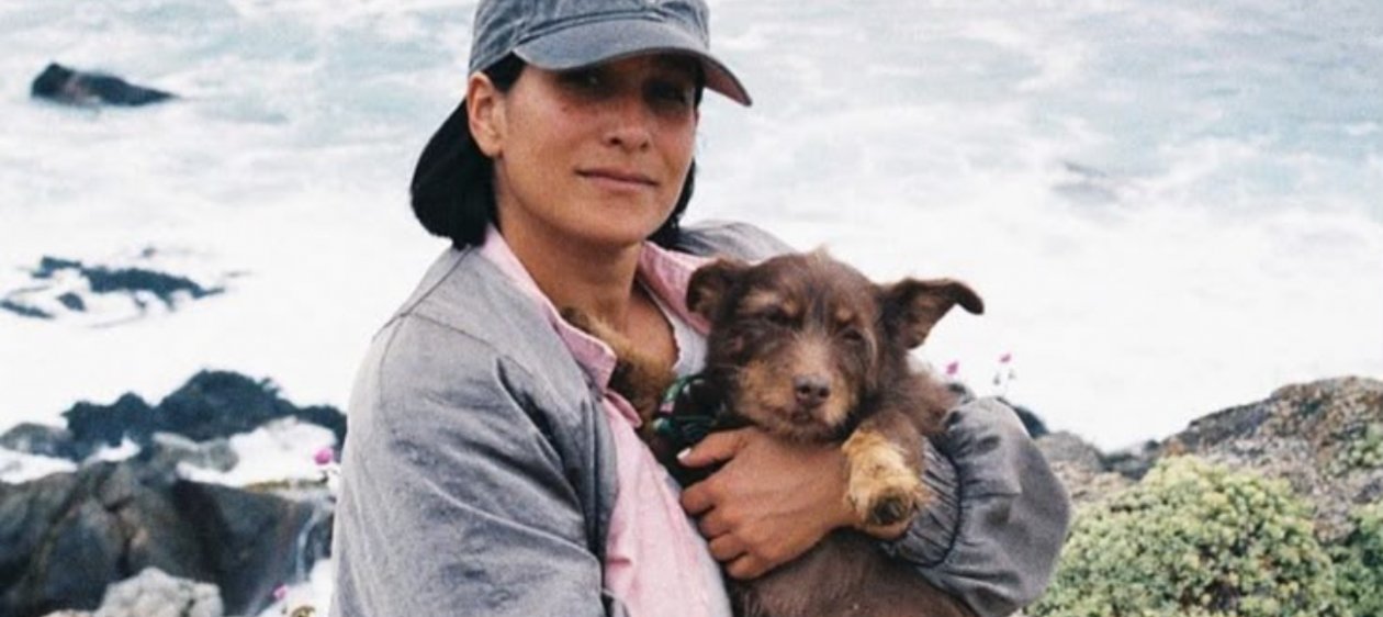 El bonito amor de la cineasta Paz Ramírez por su perrita Marta