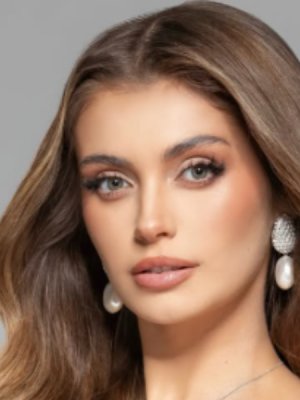 Ignacia Fernández destaca en Miss Mundo con diseño inspirado en patrimonio nacional