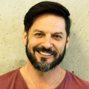 Rafael Cavada reaparece en streaming tras comentada