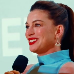 Anne Hathaway cuenta qué la sorprendió de su tercer embarazo: “¿Cómo va a funcionar esto?”