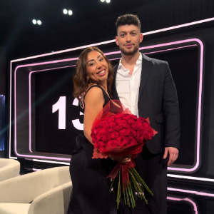 Novio de Naya Fácil sorprendió con romántico gesto en vivo: “Queremos estar juntos hasta viejitos”