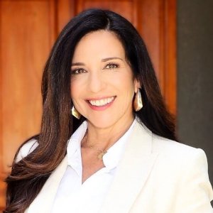 “Estoy soltera”: Karla Constant despeja dudas sobre su presente sentimental