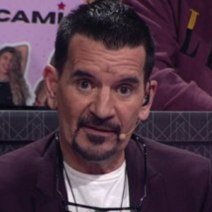 “Quedé sin pega”: Vasco Moulián bromea tras su paso por los Premios Cordillera